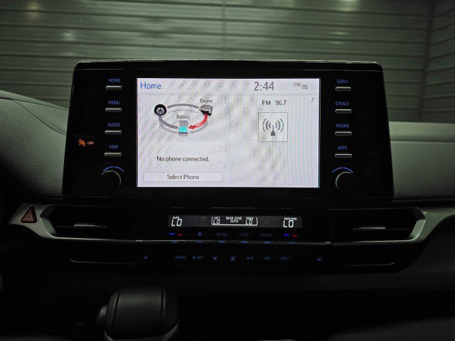 Used 2023 Toyota Sienna XLE FWD image 29