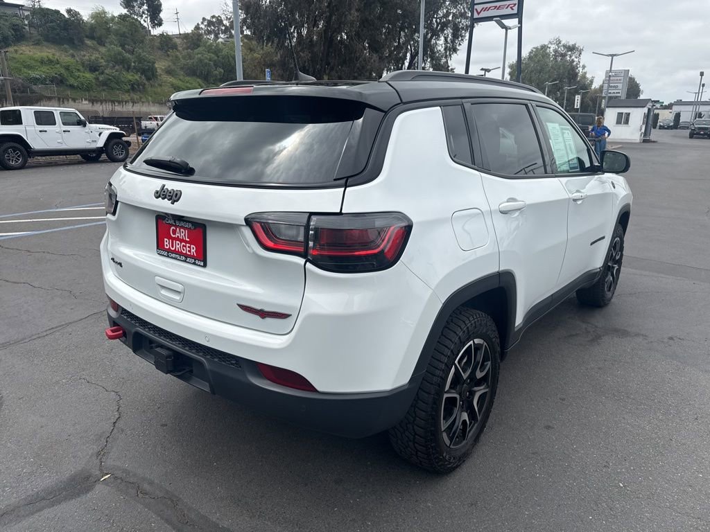 Certified 2025 Jeep Compass Trailhawk w/ Trailhawk Elite Group image 9