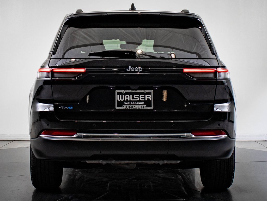 Used 2024 Jeep Grand Cherokee Limited 4xe image 9