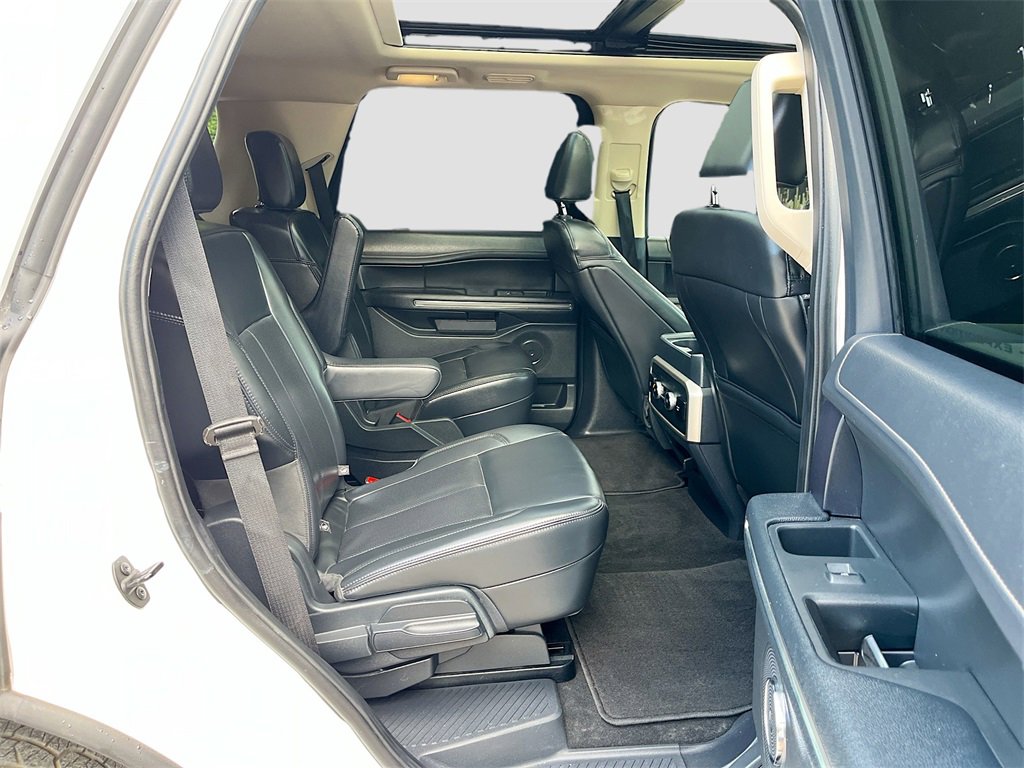 Used 2024 Ford Expedition XLT image 29