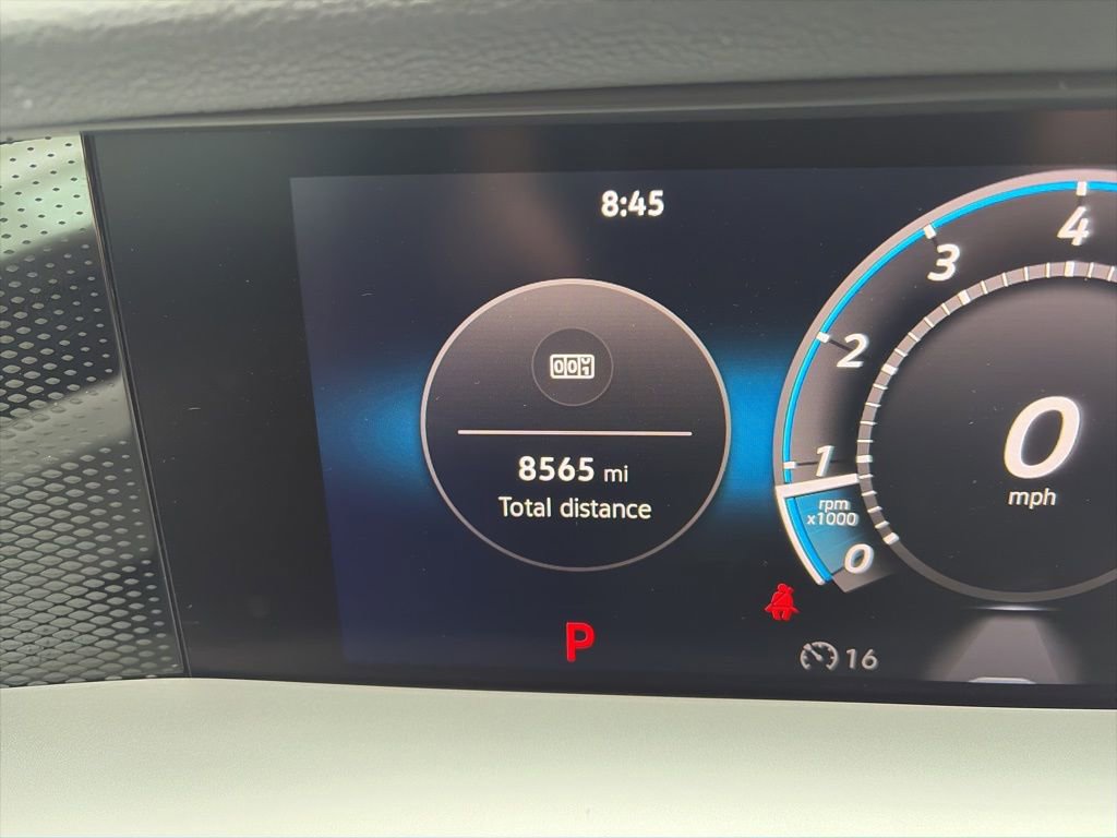 Certified 2025 Volkswagen Tiguan SE image 17