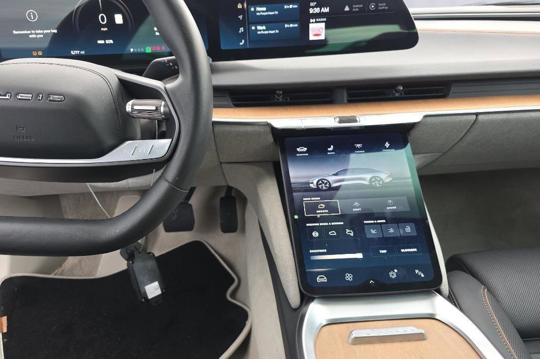 Used 2024 Lucid Air Touring AWD/4WD image 9
