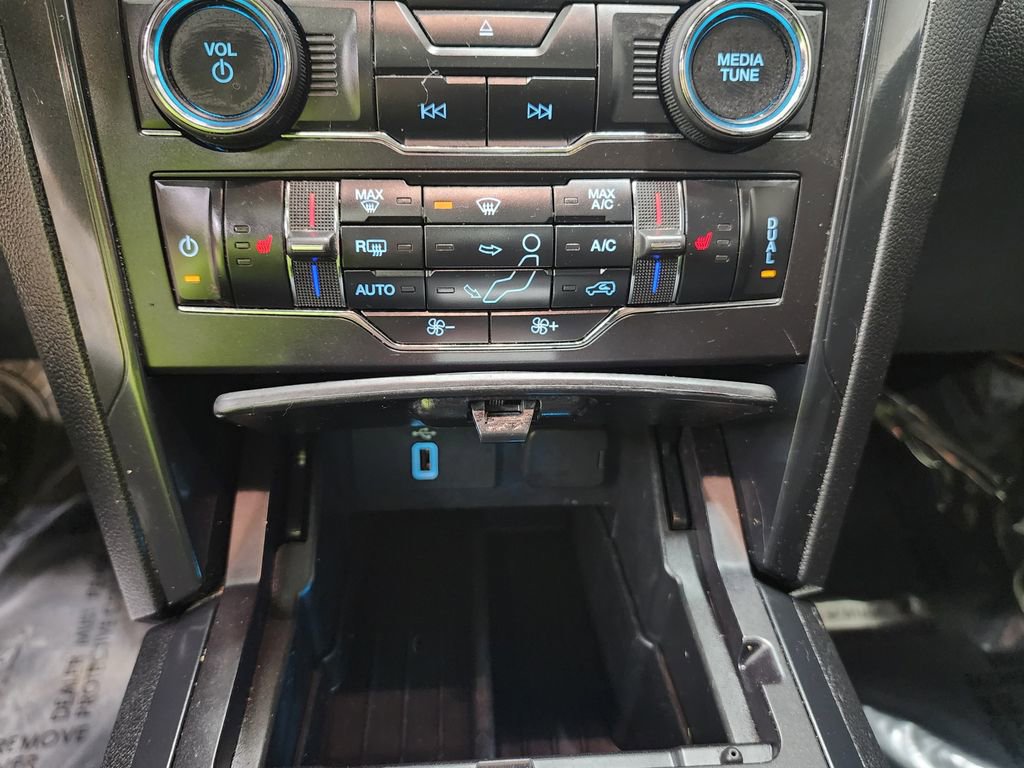 Used 2018 Ford Explorer XLT w/ Equipment Group 202A image 21