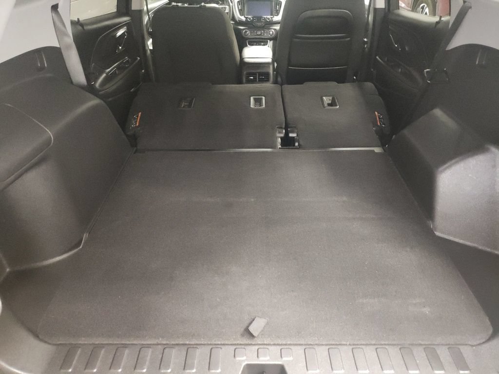Used 2023 GMC Terrain SLE w/ Driver Convenience Package FWD image 15