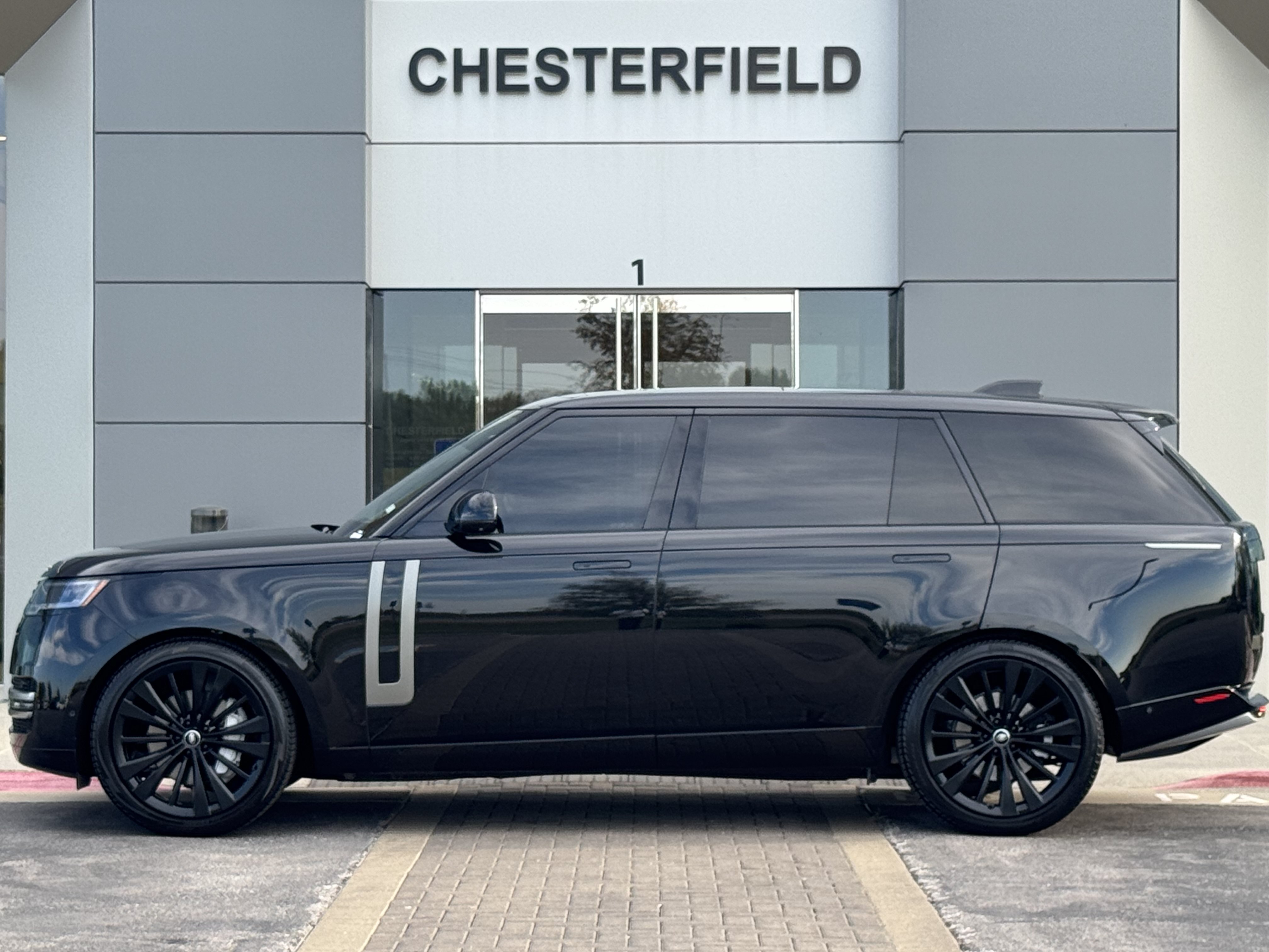Certified 2024 Land Rover Range Rover Long Wheelbase SE AWD/4WD image 6