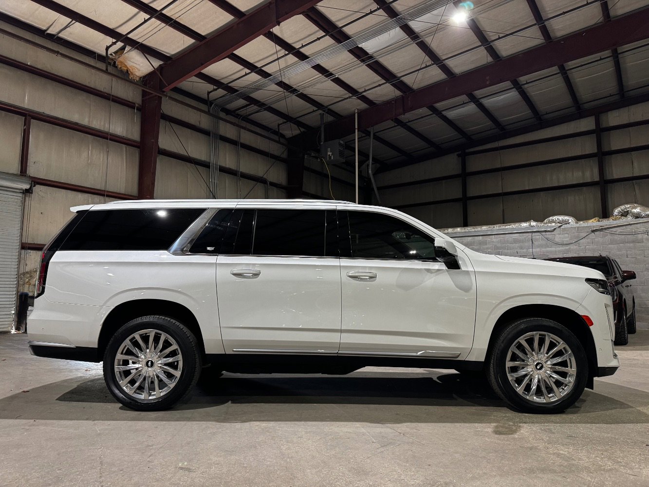 Used 2021 Cadillac Escalade ESV Premium Luxury image 4