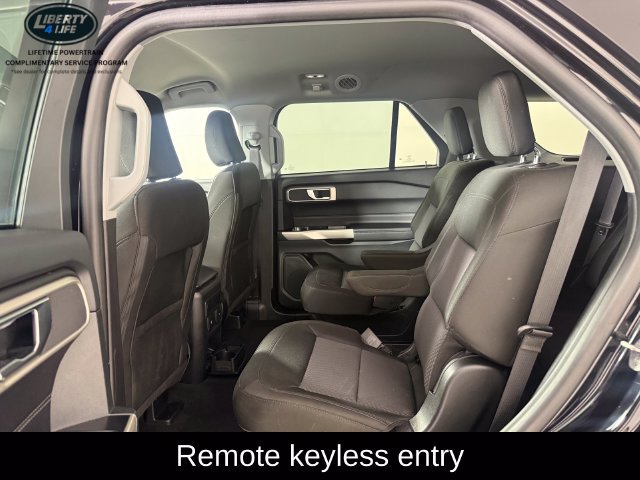 Used 2023 Ford Explorer XLT AWD/4WD image 15
