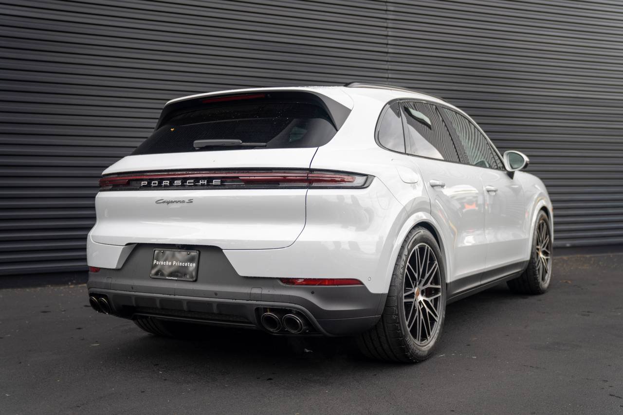 New 2026 Porsche Cayenne S AWD/4WD image 12