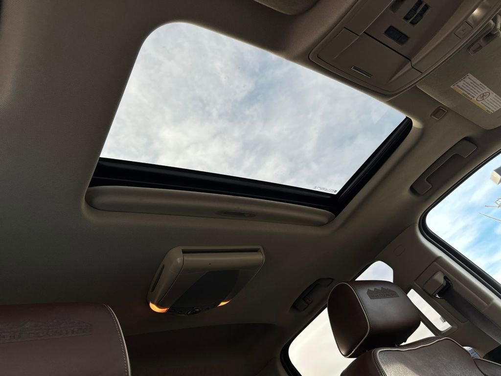 Used 2016 Chevrolet Silverado 2500 High Country w/ Duramax Plus Package image 30