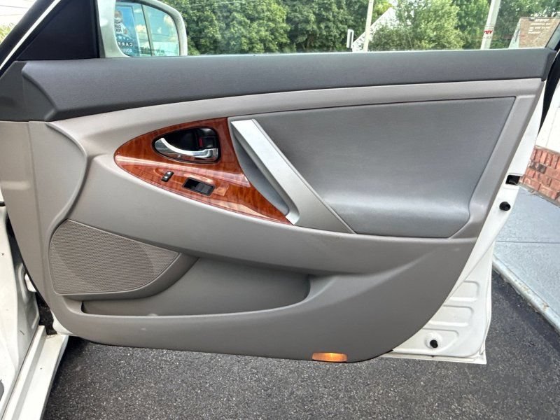 Used 2009 Toyota Camry XLE FWD image 15