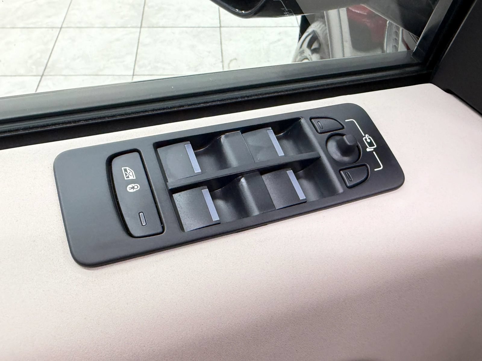 Used 2022 Land Rover Discovery Sport S AWD/4WD image 22