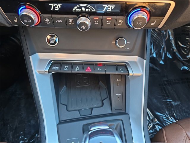 Used 2023 Audi Q3 2.0T Premium Plus w/ Premium Plus Package image 27