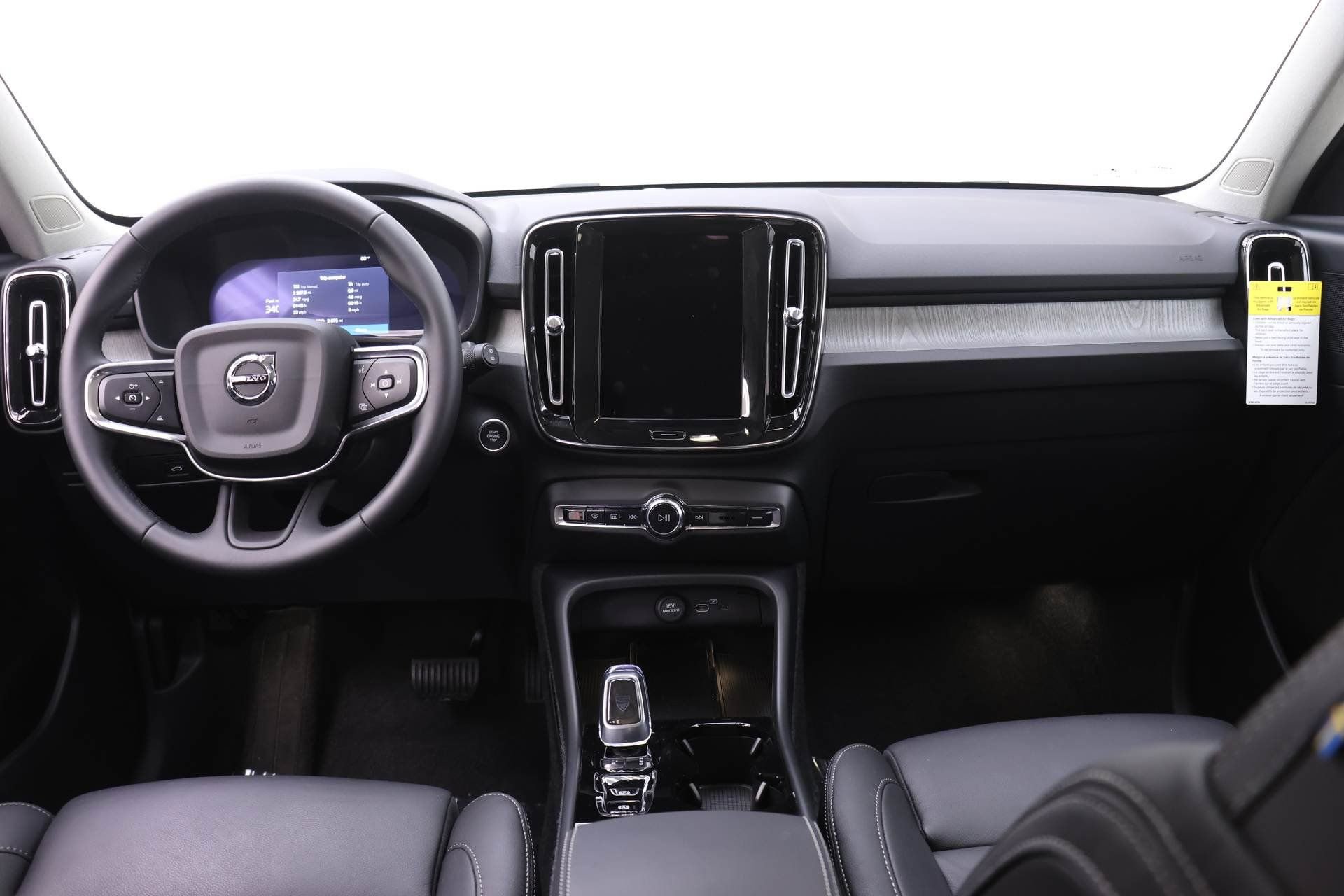 New 2026 Volvo XC40 B5 Plus w/ Protection Package Premier AWD/4WD image 8