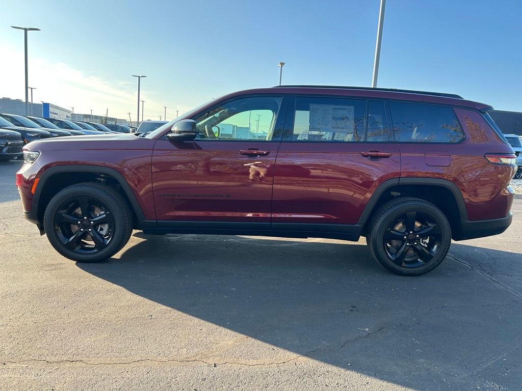 New 2025 Jeep Grand Cherokee L Altitude image 4
