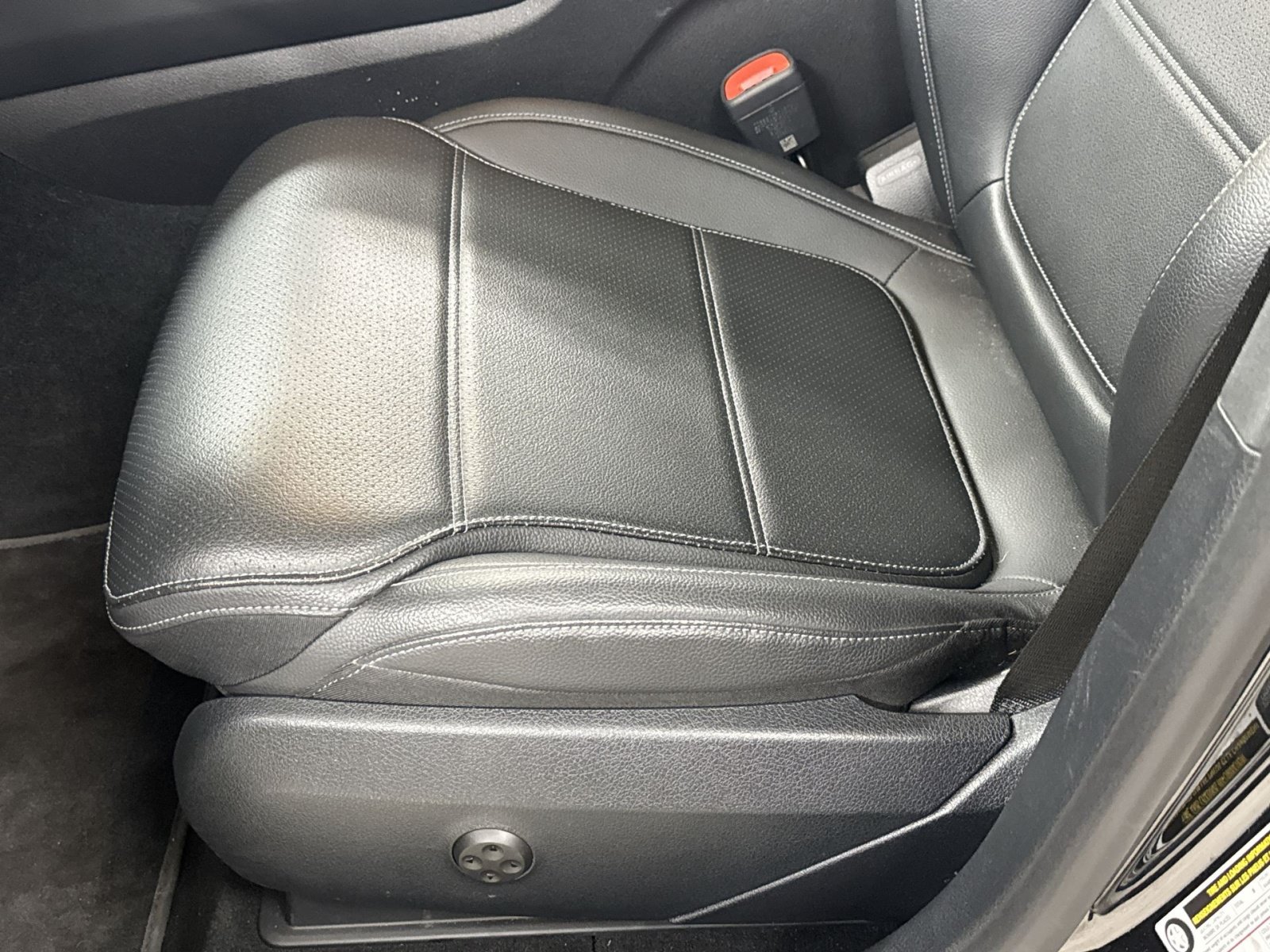 Used 2025 Mercedes-Benz GLC 300 4MATIC image 26