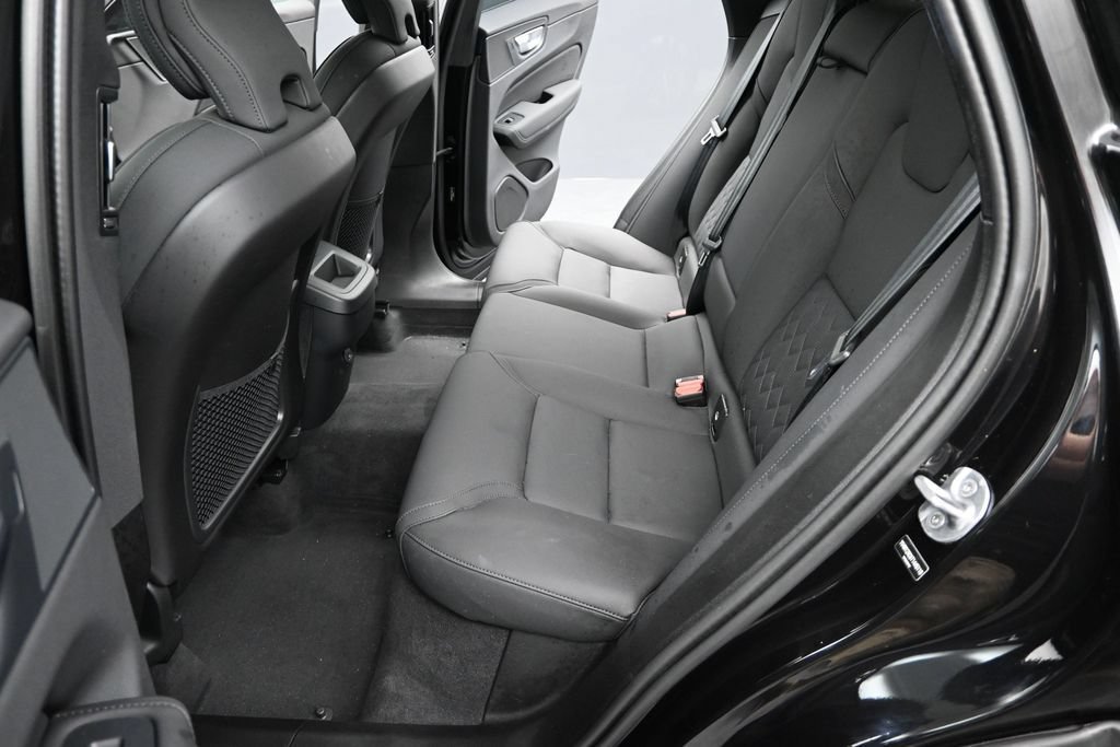 Used 2026 Volvo XC60 B5 Plus AWD/4WD image 15