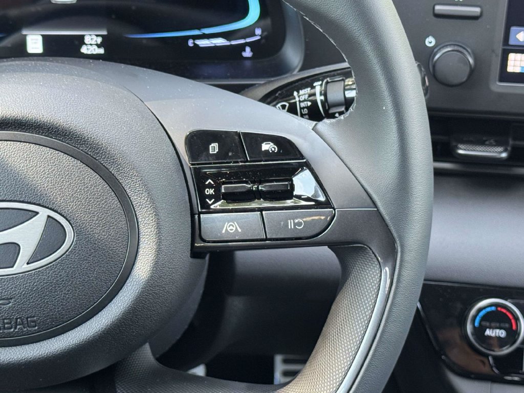 New 2026 Hyundai Elantra Sport FWD image 25