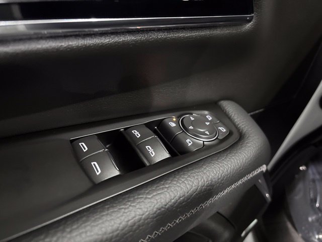 Used 2026 GMC Yukon Denali w/ Advanced Technology Package AWD/4WD image 16