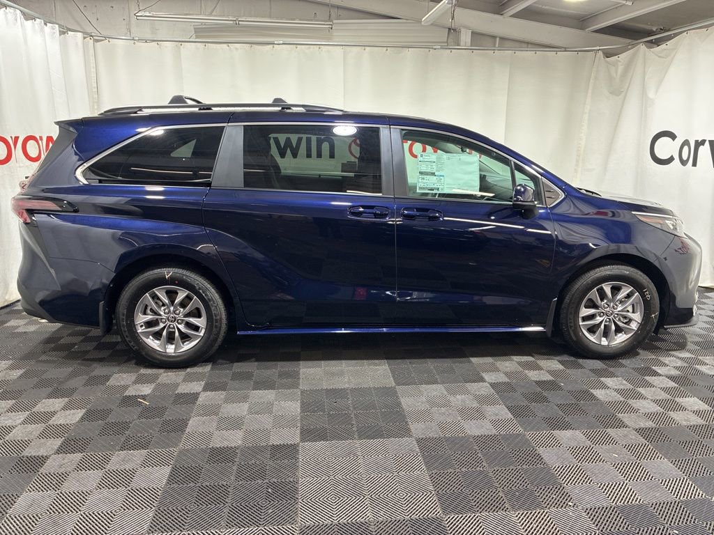 New 2026 Toyota Sienna LE image 10