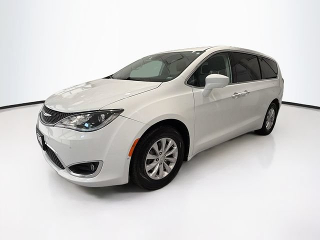 Used 2019 Chrysler Pacifica Touring Plus w/ Advanced Safetytec Group FWD image 3