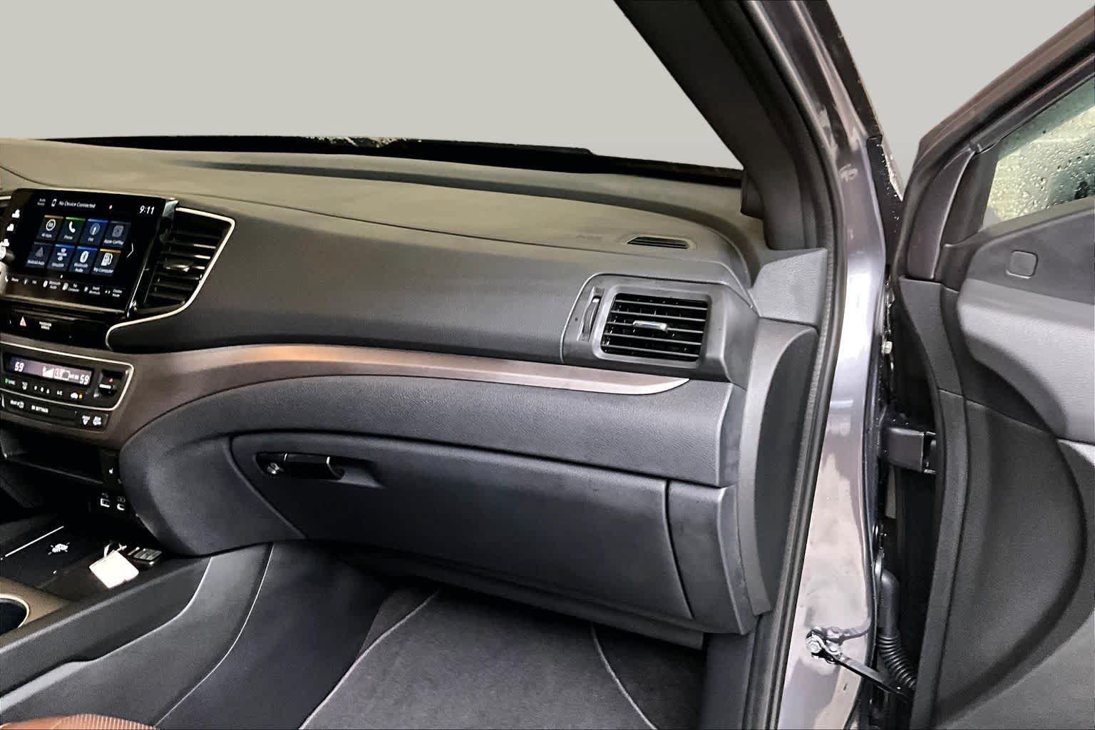 Certified 2025 Honda Ridgeline RTL image 18
