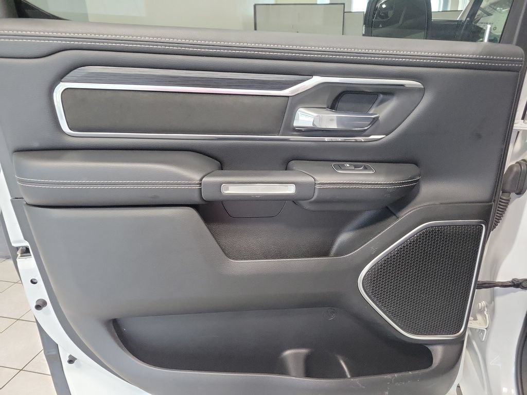 Used 2023 RAM 1500 Laramie AWD/4WD image 29