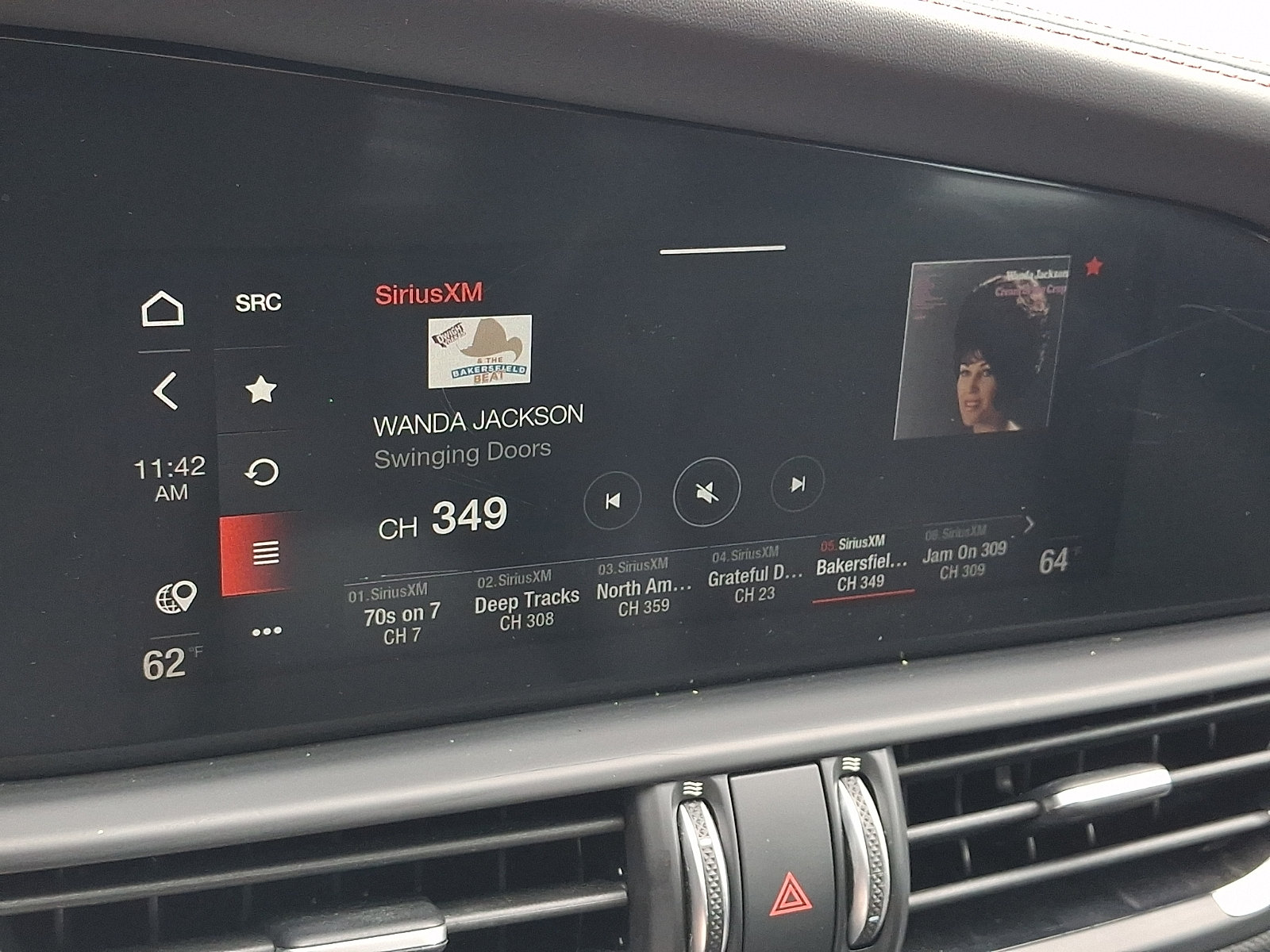 Used 2023 Alfa Romeo Giulia Estrema AWD/4WD image 19