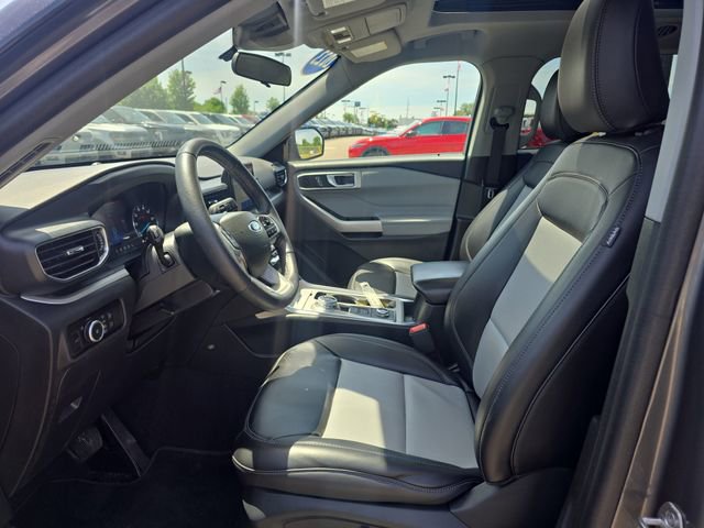 Certified 2023 Ford Explorer XLT w/ Equipment Group 202A AWD/4WD image 13