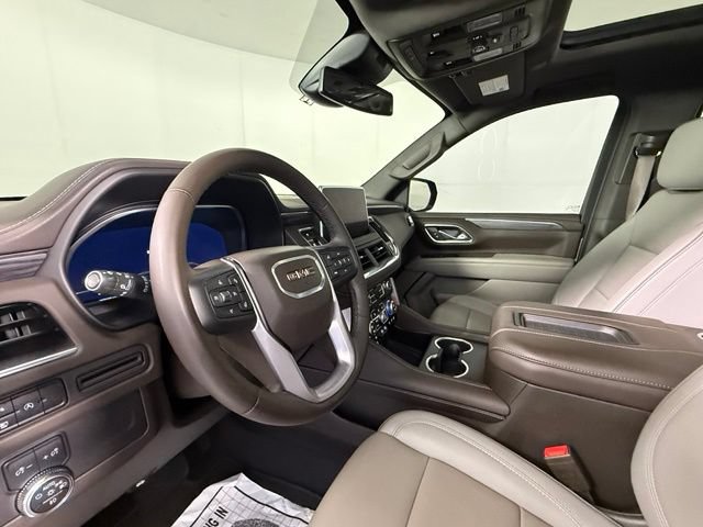 Used 2024 GMC Yukon SLT w/ SLT Luxury Package AWD/4WD image 7