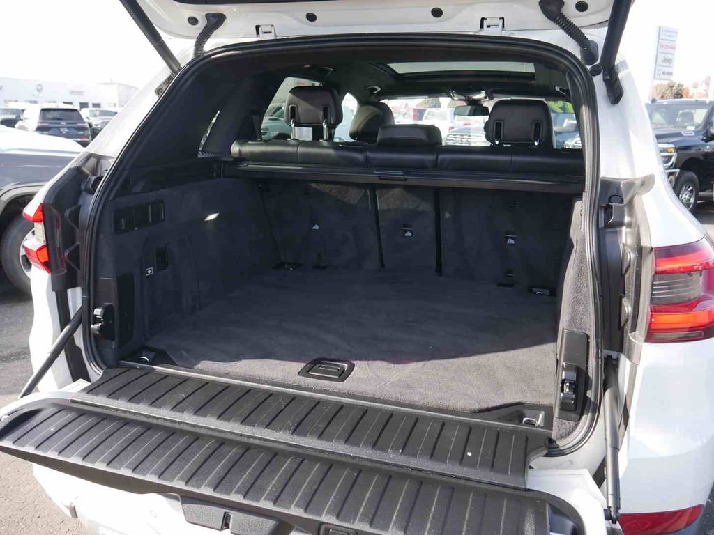 Used 2019 BMW X5 xDrive40i w/ Convenience Package image 9