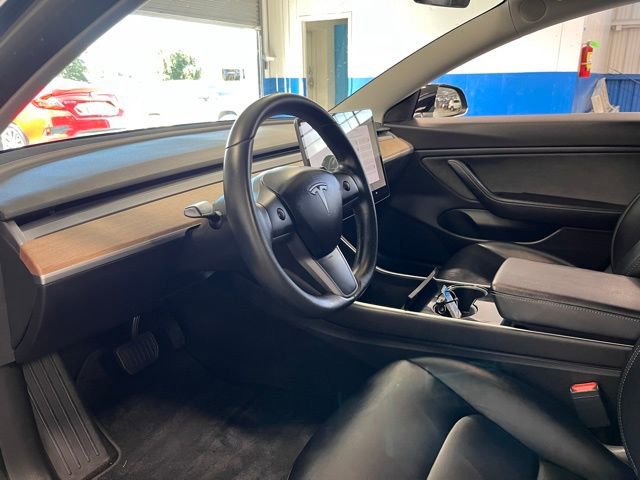 Used 2019 Tesla Model 3 Standard Range Plus image 22