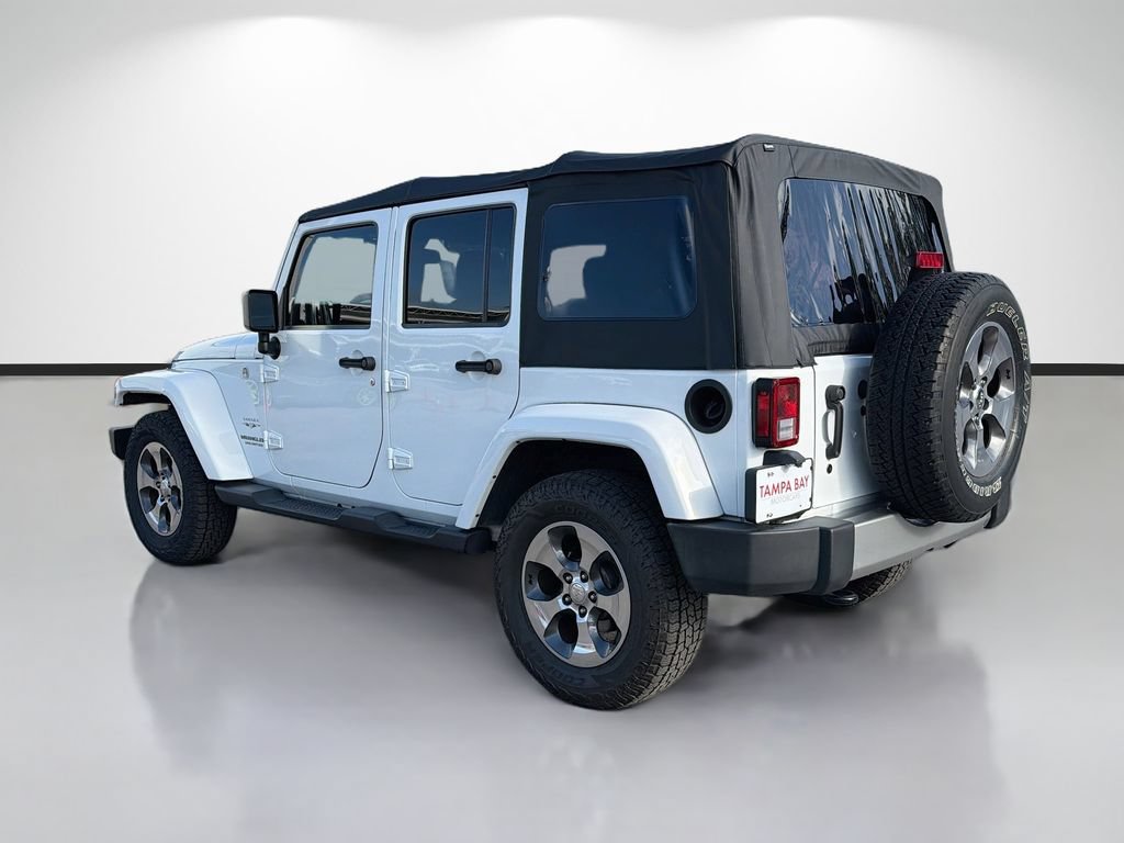 Used 2017 Jeep Wrangler Unlimited Sahara w/ Connectivity Group AWD/4WD image 5