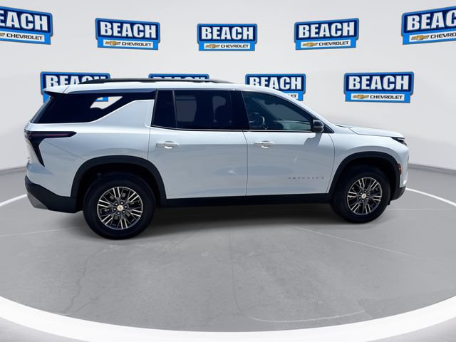 Used 2025 Chevrolet Traverse LT FWD image 9