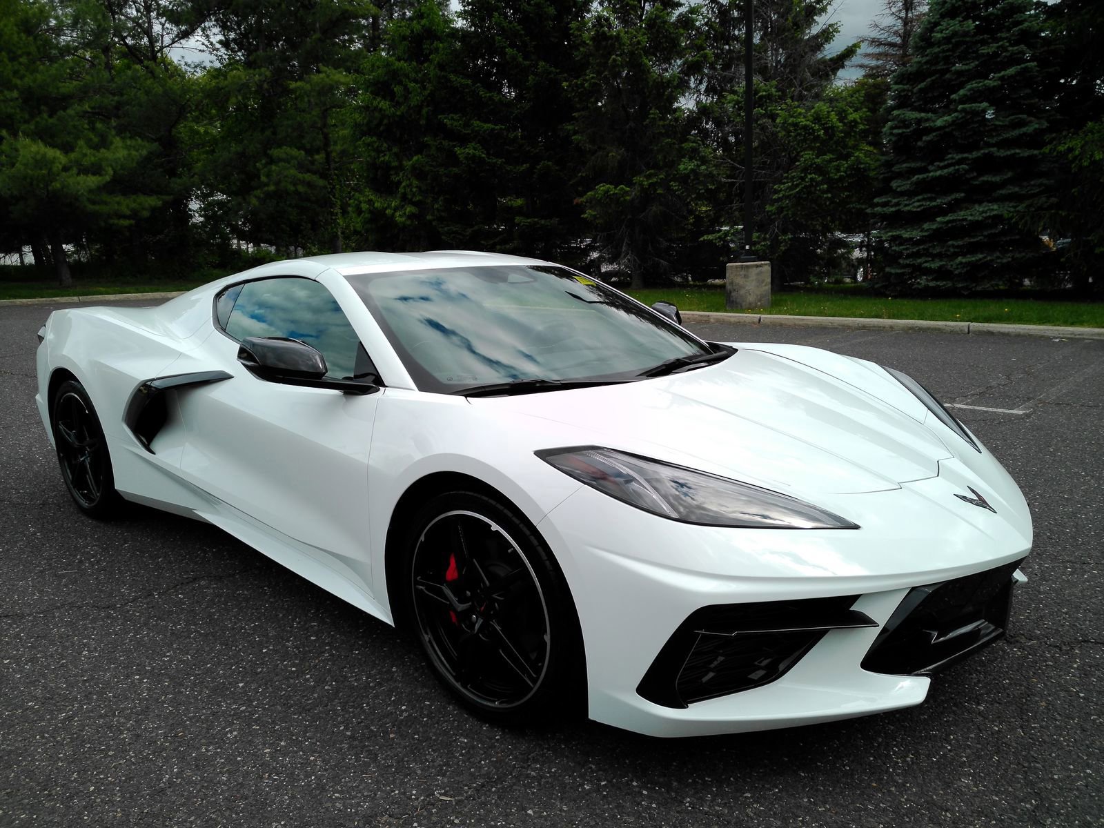 Used 2024 Chevrolet Corvette Stingray Preferred Cpe w/ Battery Protection Package RWD image 2