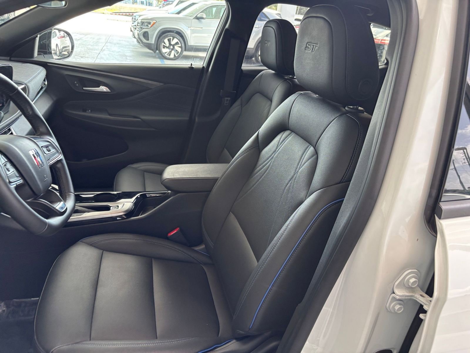 Used 2025 Buick Envista Sport Touring image 36