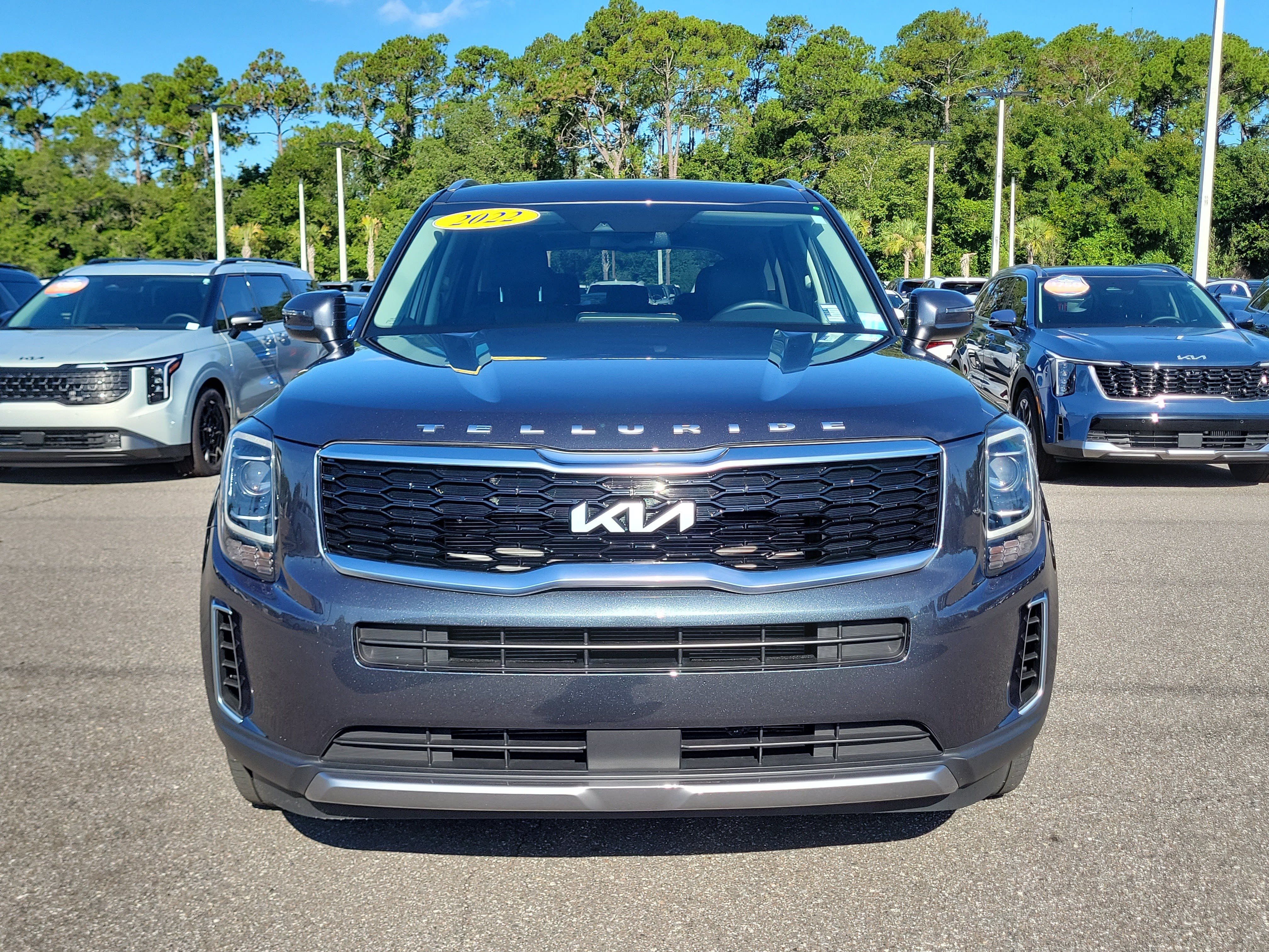 Certified 2022 Kia Telluride EX FWD image 2