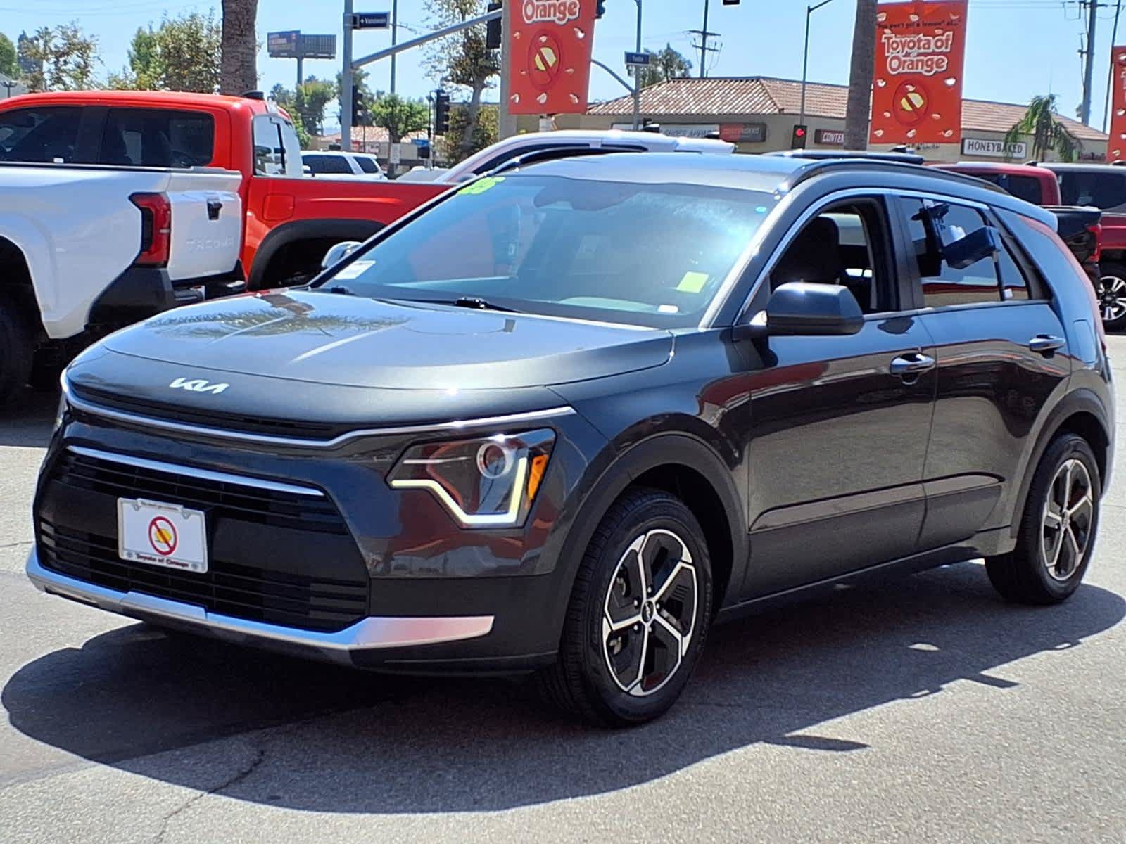 Used 2025 Kia Niro LX FWD image 3