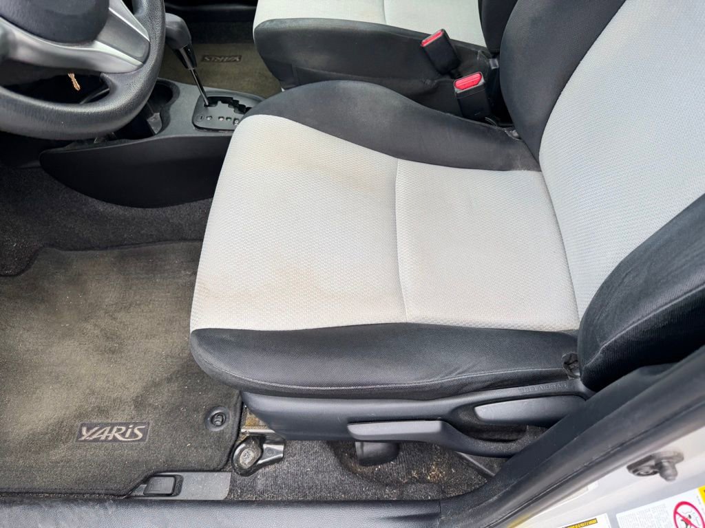 Used 2013 Toyota Yaris LE FWD image 24