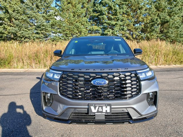New 2025 Ford Explorer ST-Line w/ Premium Package image 2