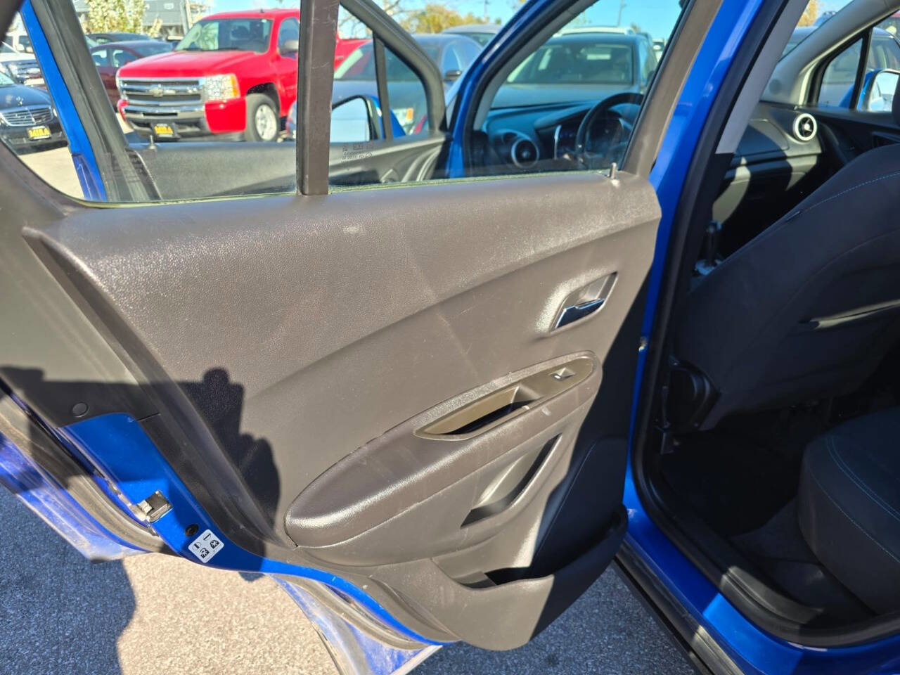 Used 2015 Chevrolet Trax LS FWD image 13