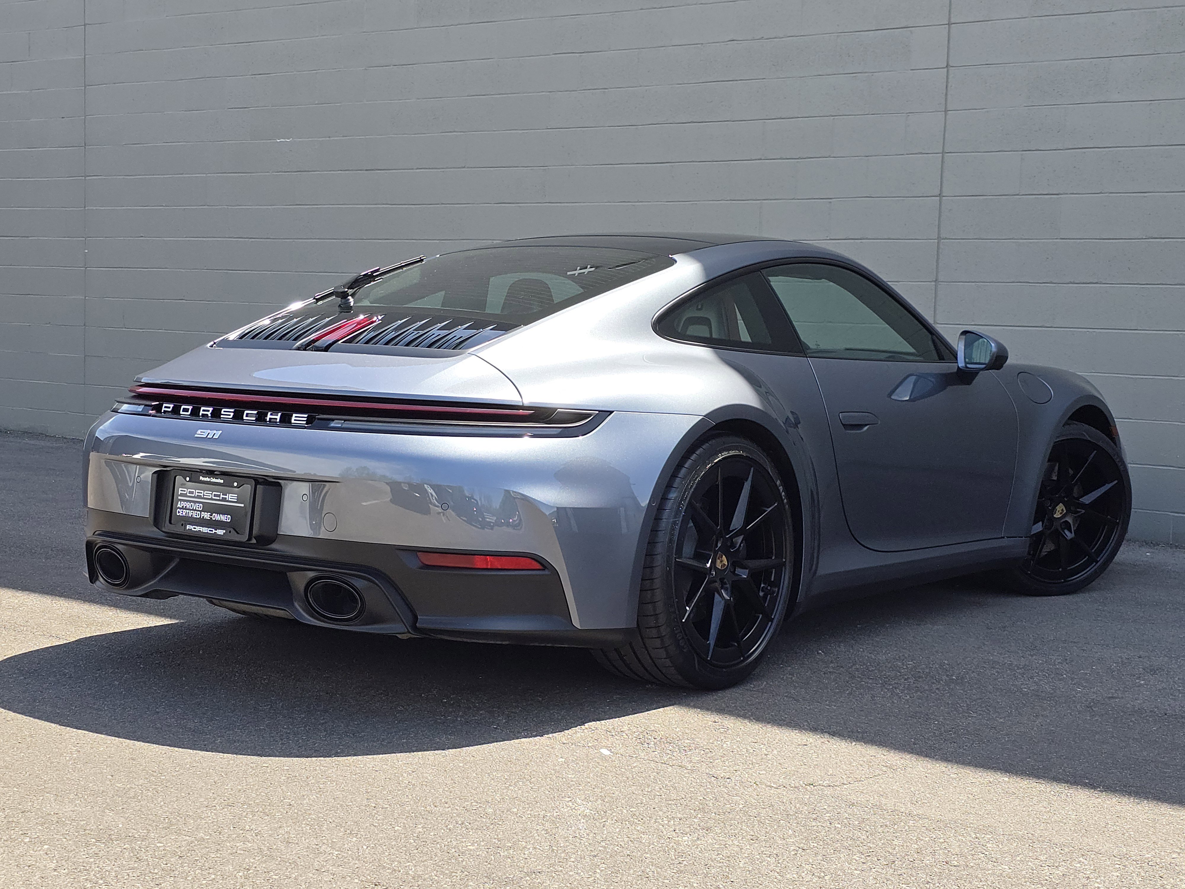 Certified 2025 Porsche 911 Carrera image 9