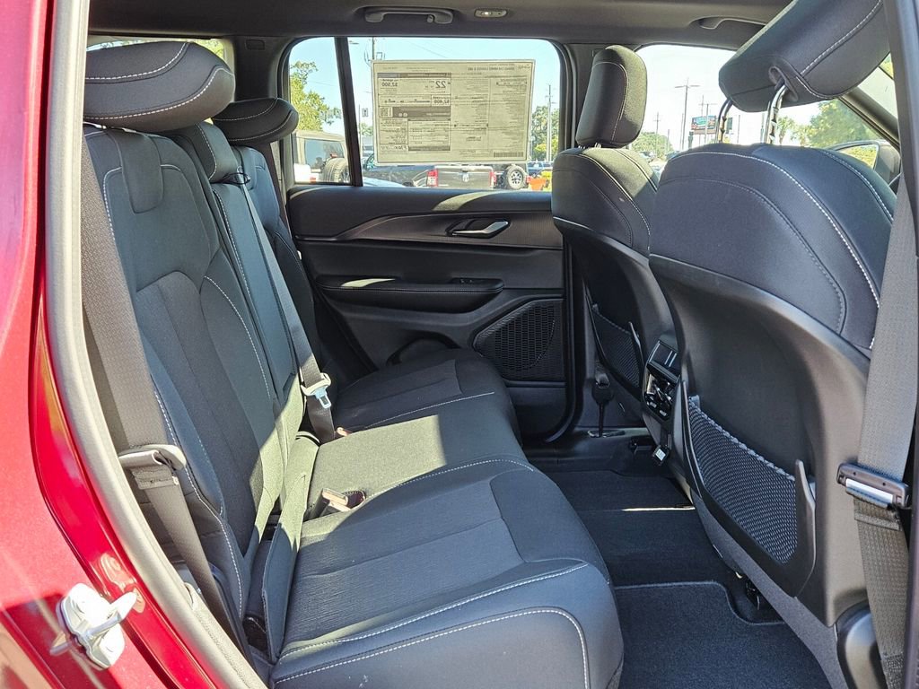 New 2025 Jeep Grand Cherokee Laredo X w/ Luxury Tech Group I image 14