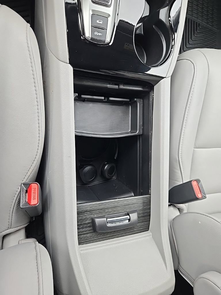 Used 2018 Honda Pilot Touring image 37