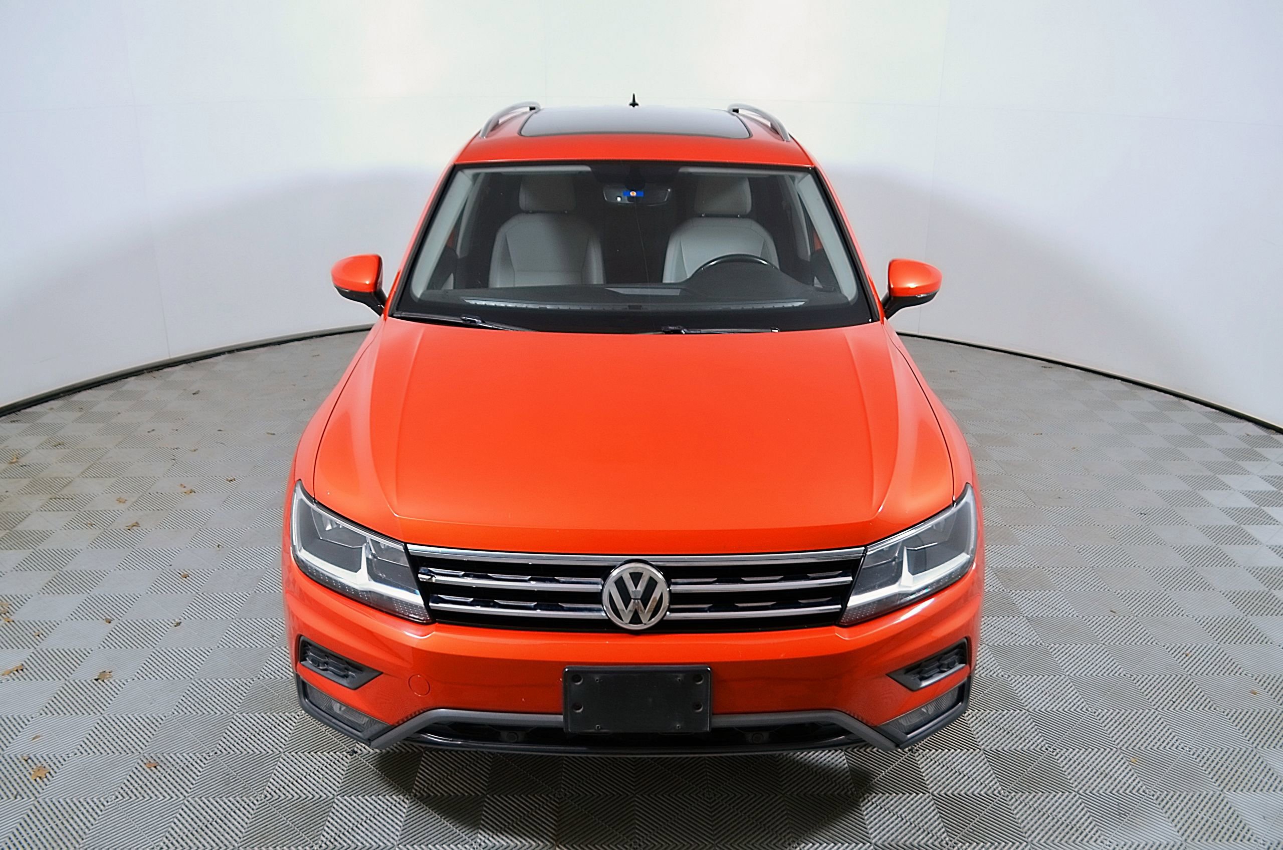 Used 2019 Volkswagen Tiguan SEL FWD image 4