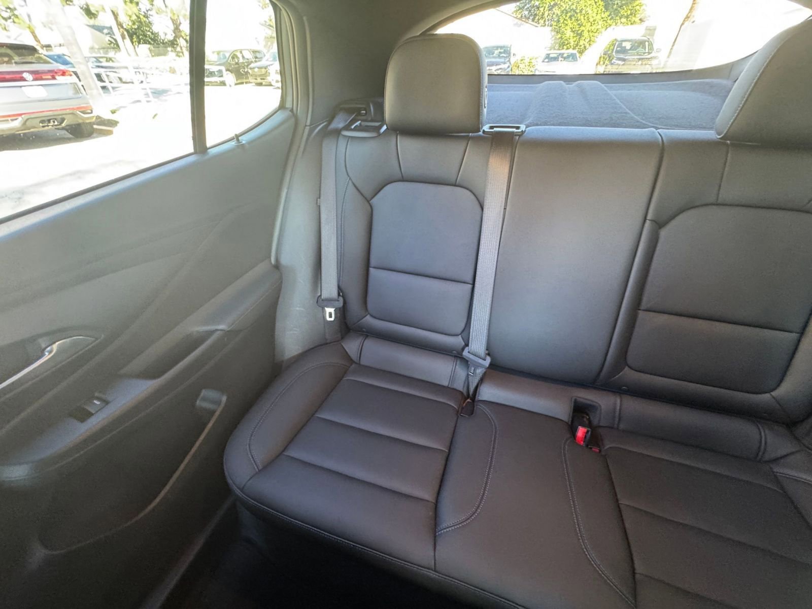 Used 2025 Buick Envista Sport Touring image 38