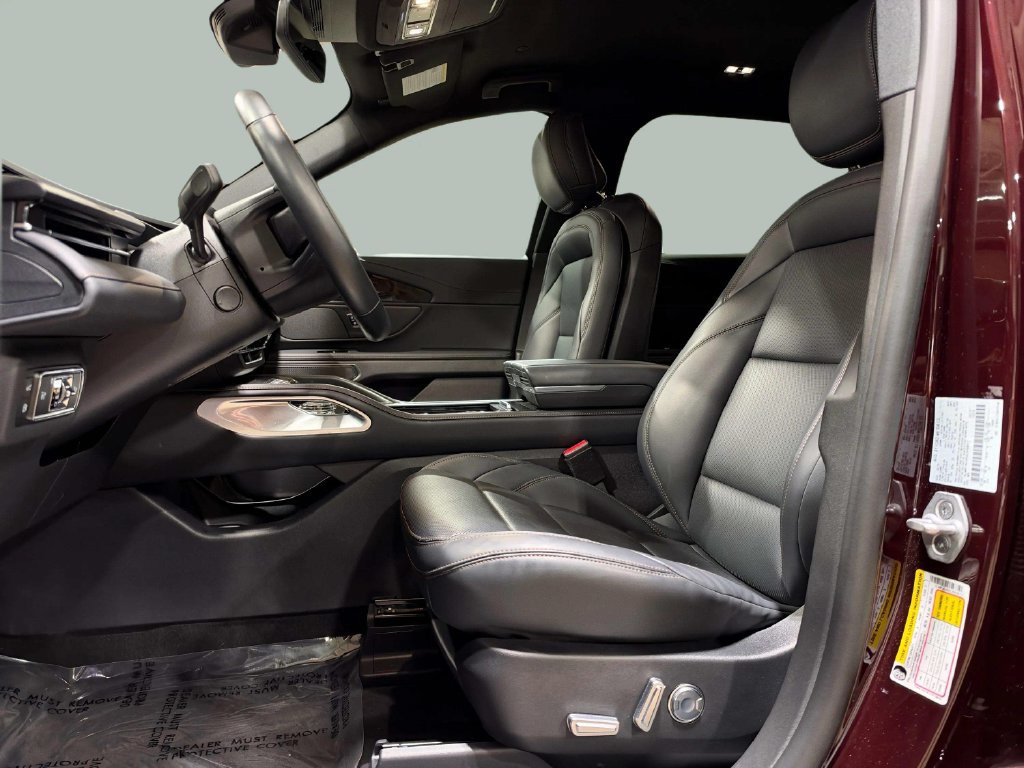 Certified 2025 Lincoln Nautilus Premier w/ Jet Appearance Package AWD/4WD image 5