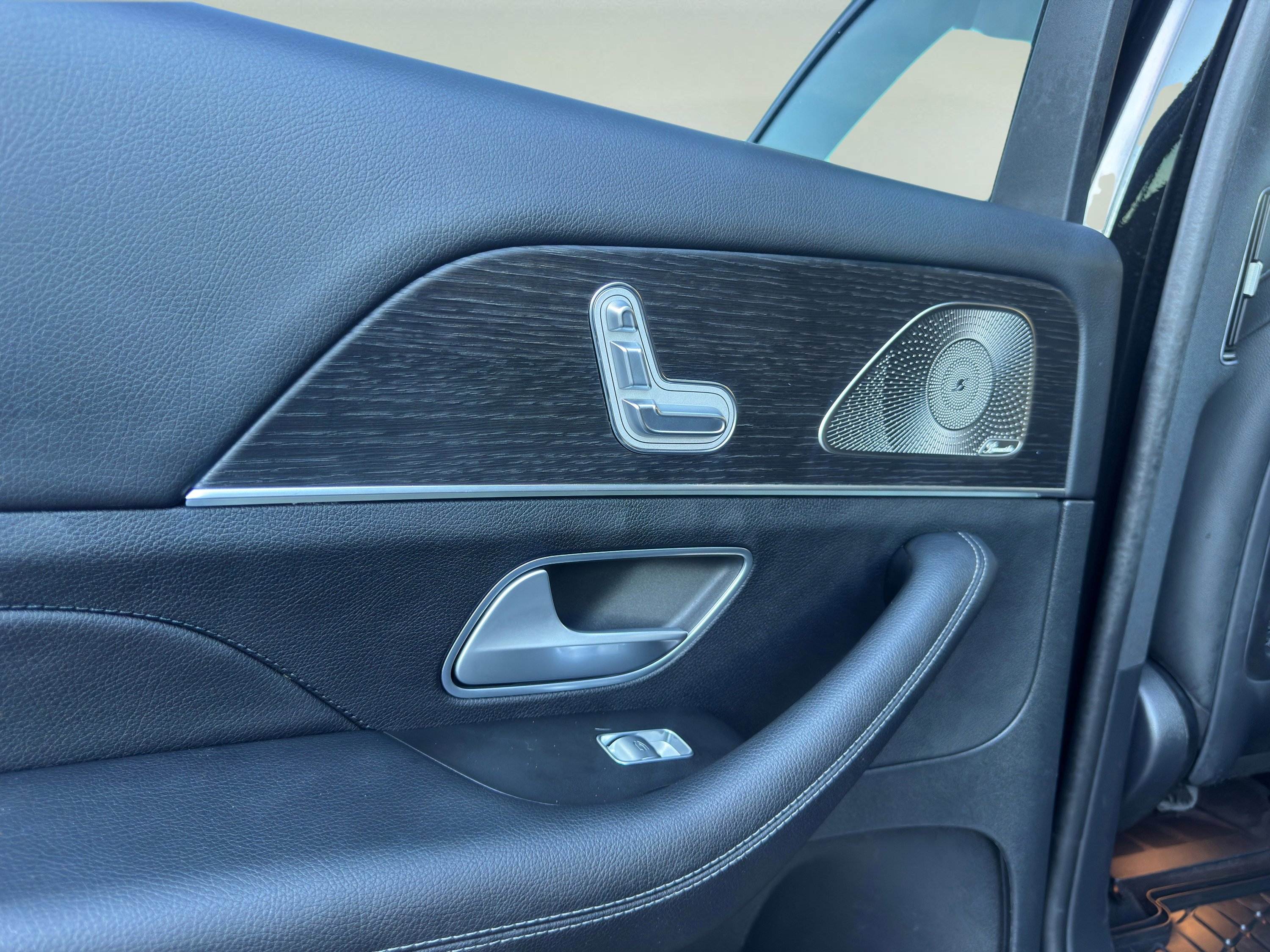 Used 2024 Mercedes-Benz GLS 450 4MATIC image 16