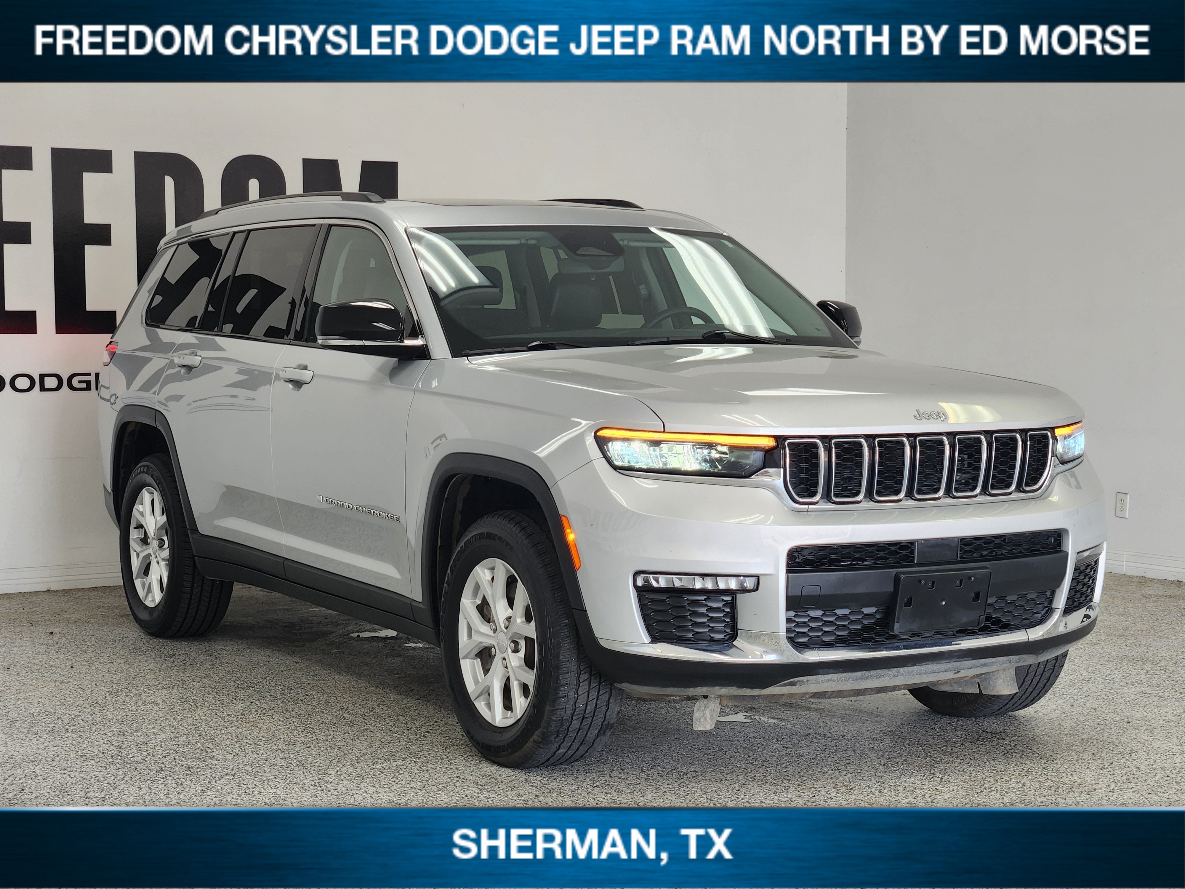 Used 2023 Jeep Grand Cherokee L Limited RWD image 2