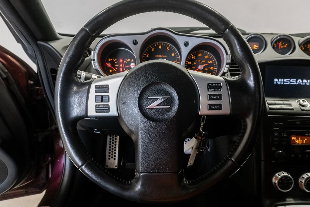 Used 2006 Nissan 350Z Grand Touring RWD image 13