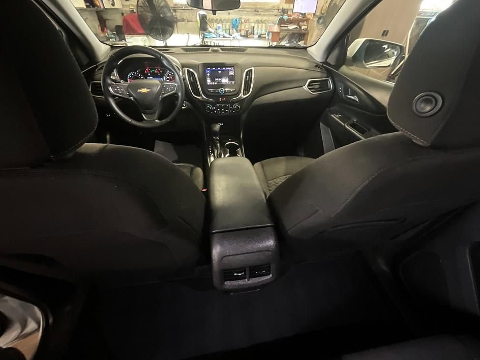 Used 2024 Chevrolet Equinox LT image 3